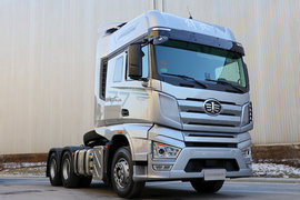 一汽解放J7牽引車