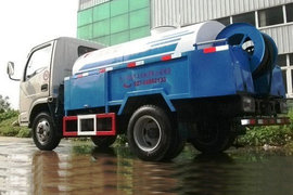 武漢市政(皇冠牌)東風(fēng)股份底盤清洗車