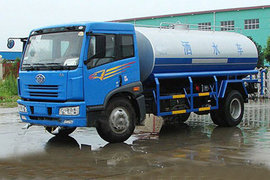 湖北楚勝青島解放底盤灑水車/噴灑車