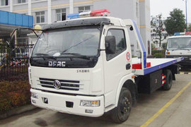 湖北大力東風多利卡底盤清障車